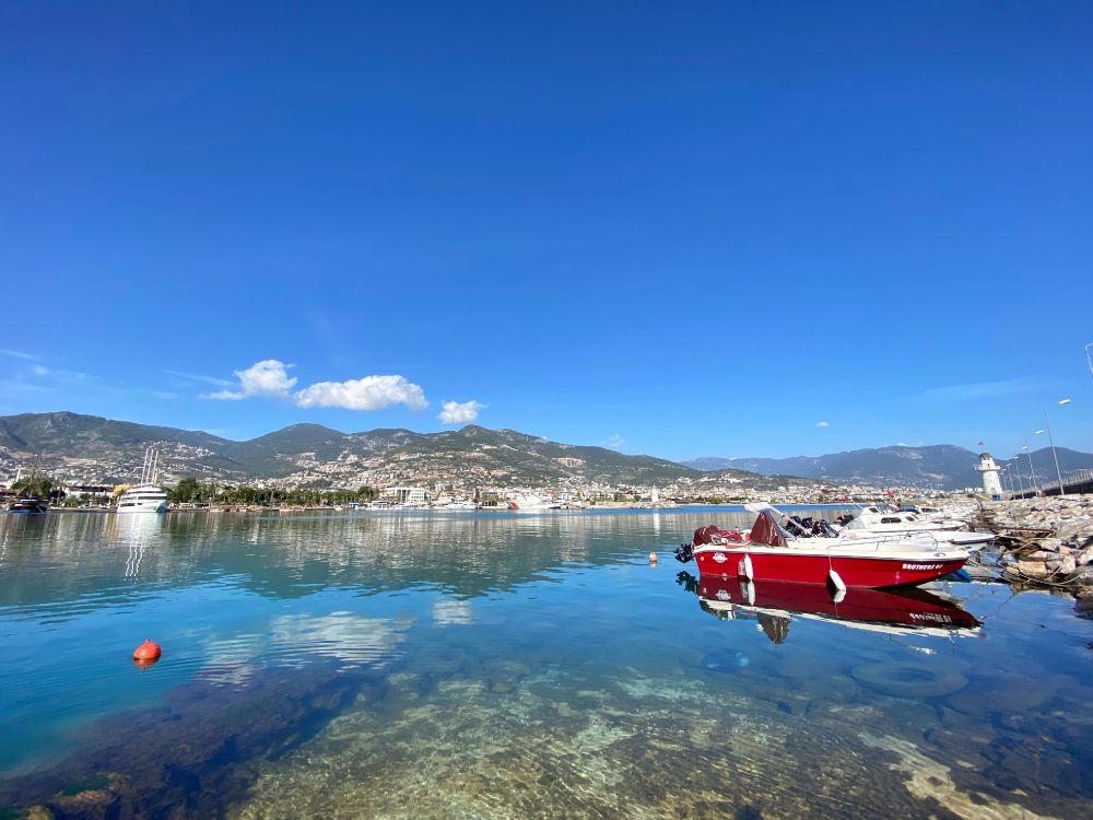 Обои вода, облако, гора, синий, судно в разрешении 4032x3024