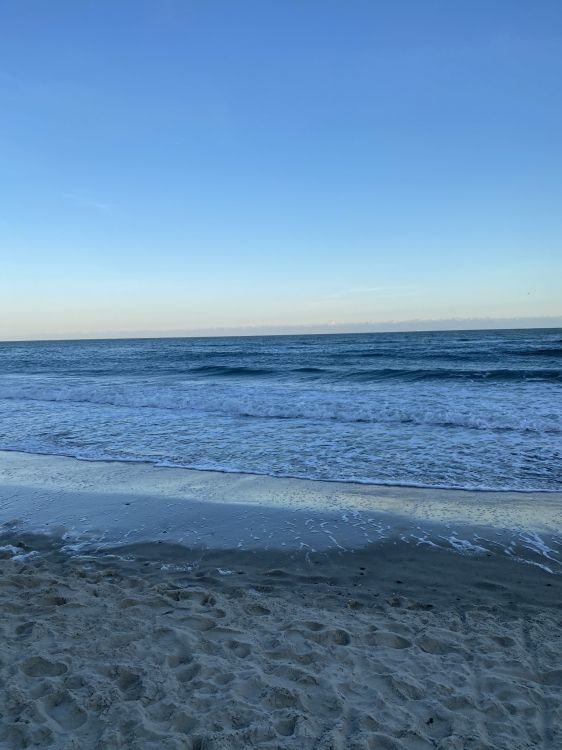 Обои море, отель морски бряг, пляж, водоем, жидкость в разрешении 1536x2048