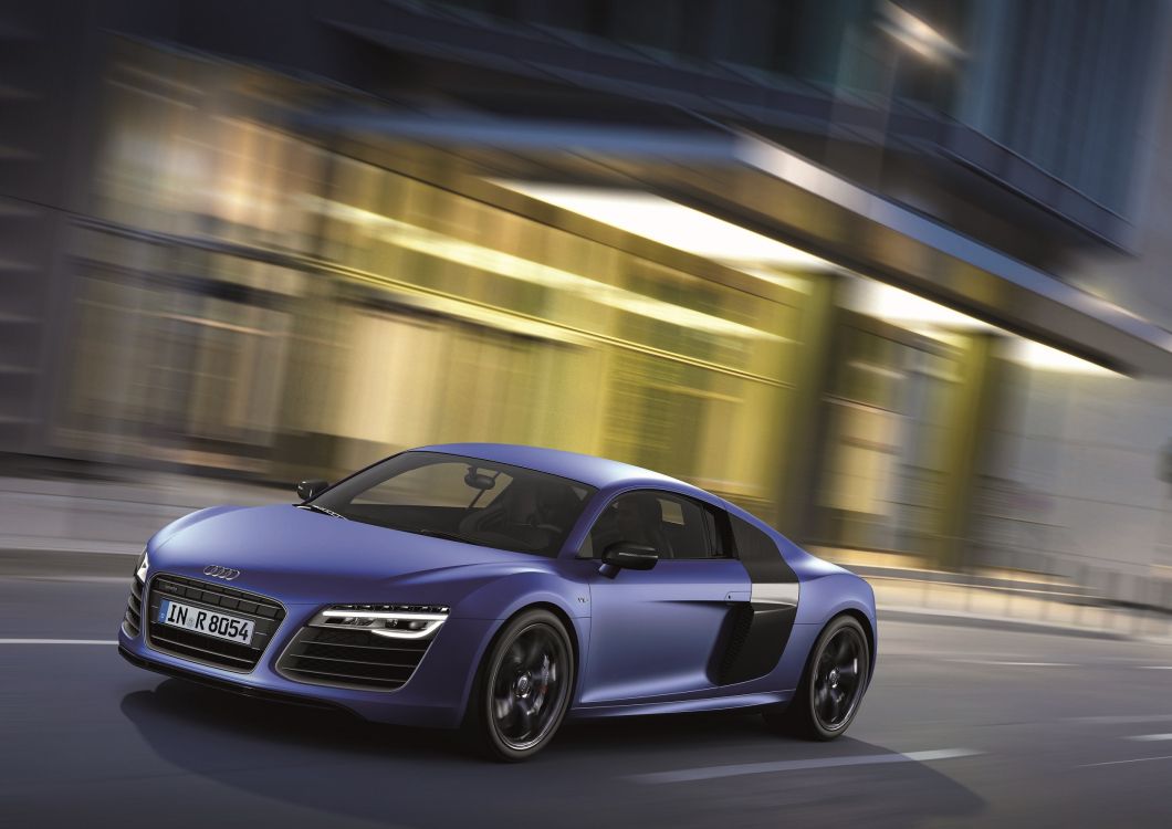 Обои audi r8, авто, двигатель V10, audi, спорткар в разрешении 2481x1754