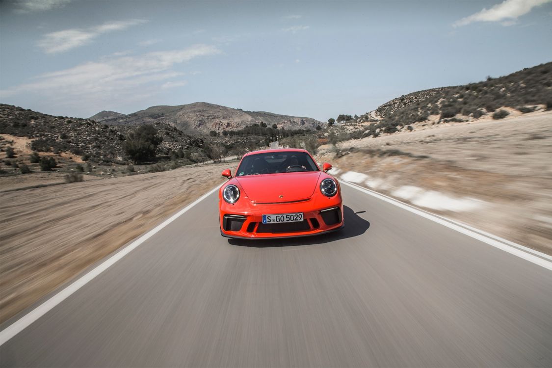 Обои Порше, авто, спорткар, Порше 911 ГТ3 2018, дорога в разрешении 2048x1365