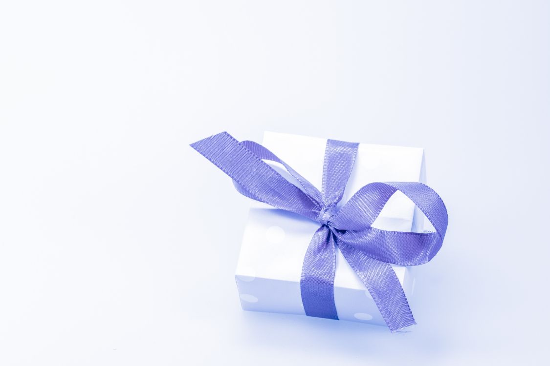 Обои подарок, подарочная карта, подарочная упаковка, лента, синий в разрешении 4608x3072