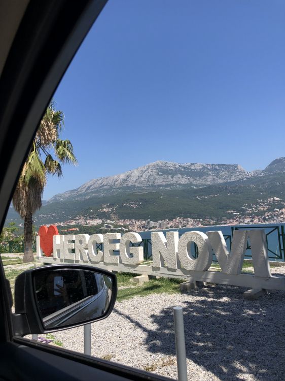 Обои Черногория, Король, дорожное путешествие, горный хребет, транспорт в разрешении 1536x2048