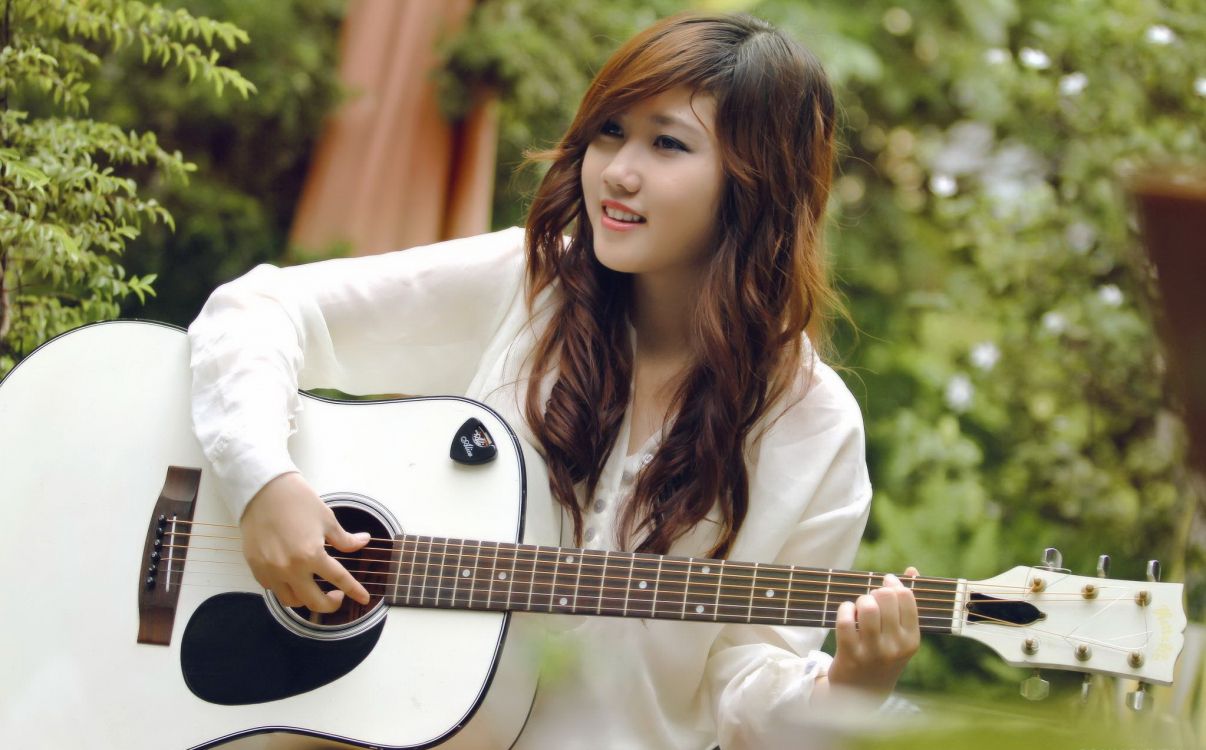 Обои гитара, струнный инструмент, музыкальный инструмент, щипковые струнные инструменты, акустическая гитара в разрешении 2047x1273