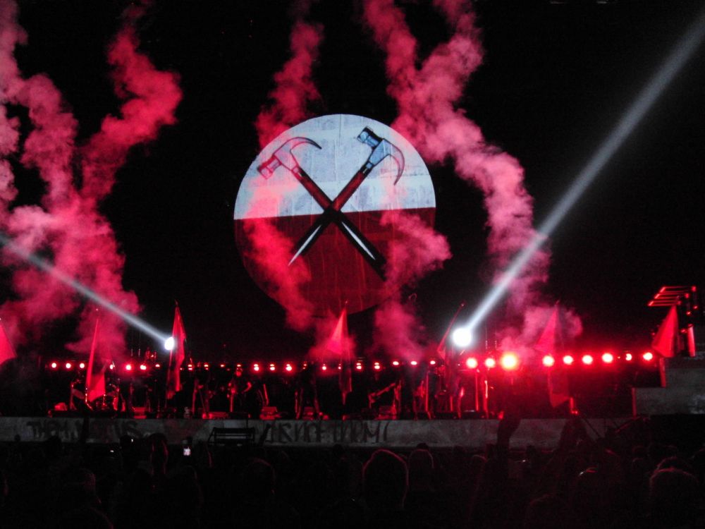 Обои концерт, Pink Floyd, развлечение, темнота, событие в разрешении 2048x1536