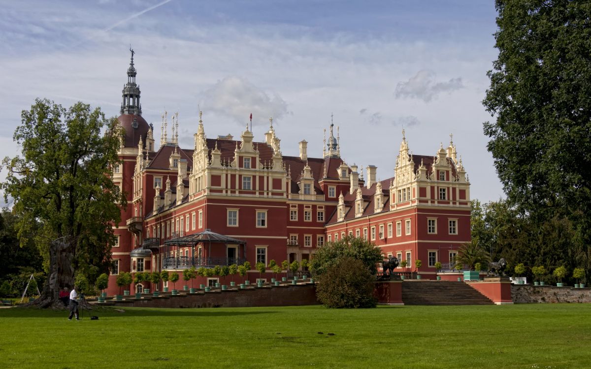 Обои замок Мускау, средневековая архитектура, дворец, город, здание в разрешении 2560x1600