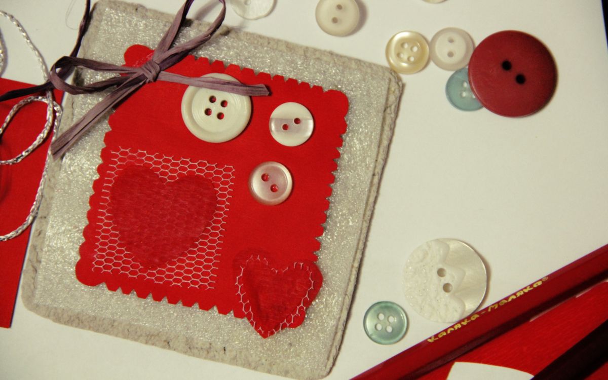 Обои ткань, кнопка, красный цвет, красный, пассмантери в разрешении 2560x1600