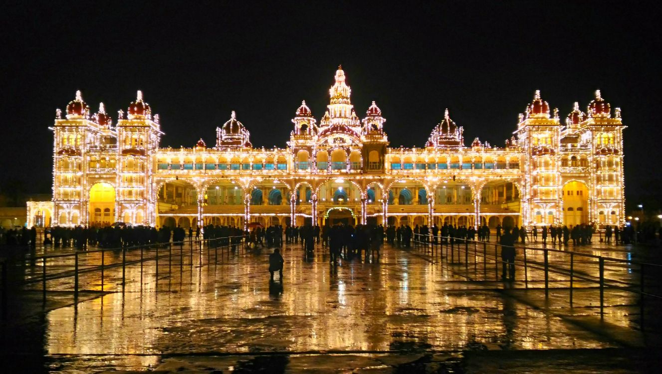 Обои Дворец Майсур, дворец, достопримечательность, ориентир, отражение в разрешении 2560x1446