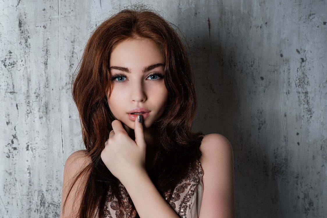 Обои лицо, волосы, губа, красота, кожа в разрешении 2560x1708