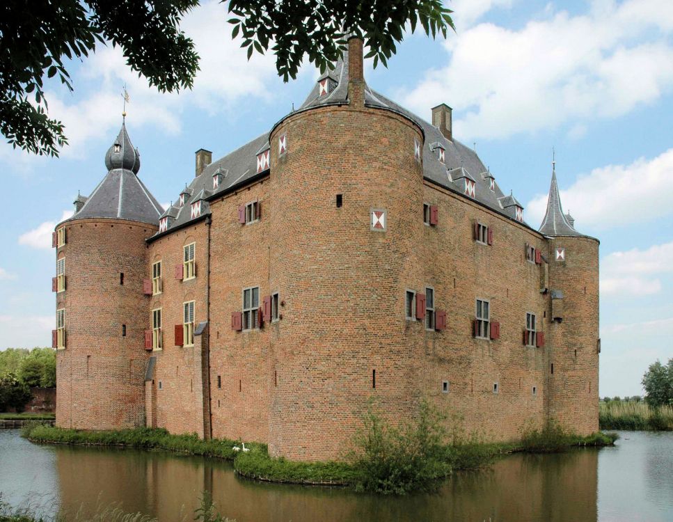 Обои Кастил ammersoyen, замок, водный замок, здание, средневековая архитектура в разрешении 2589x2007