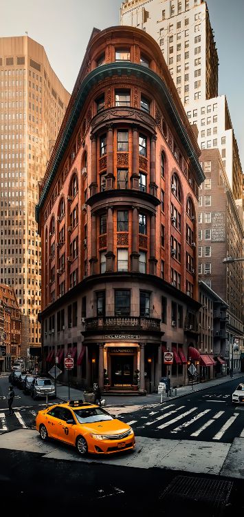 Обои дельмоникос, легковые автомобили, здание, шина, дневное время в разрешении 1422x3000